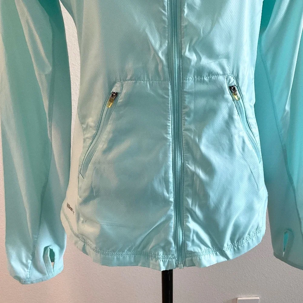 Nike Jacket Fit-Dry Lightweight Mint  Size Small
